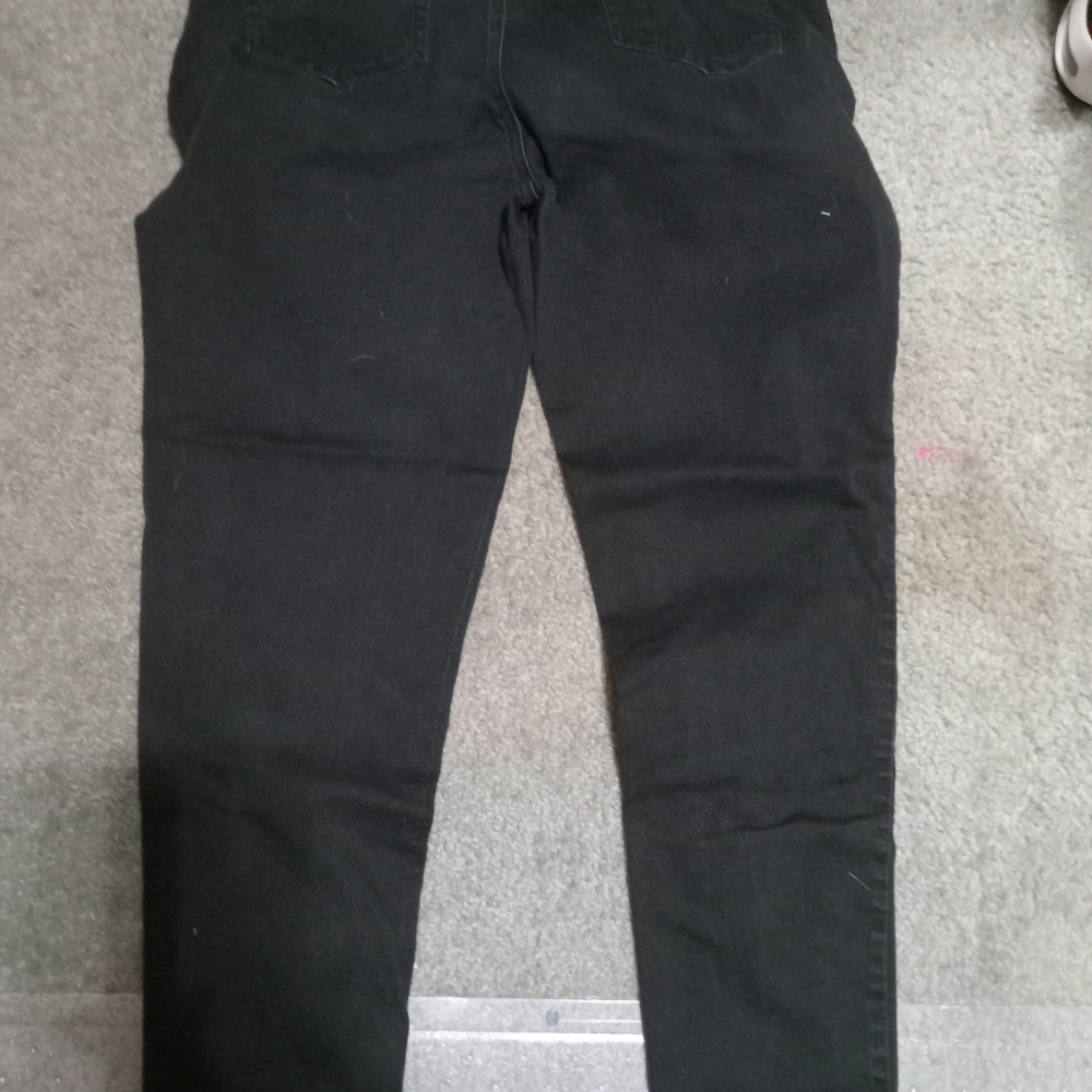 Size 2 to 3x black women's jeans